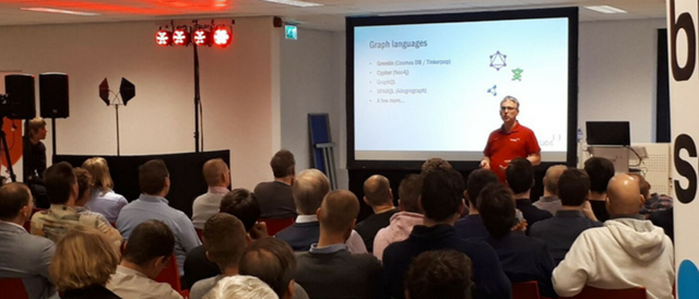 Save your relation with a Graph - Kennissessie Graph databases (Visual).png